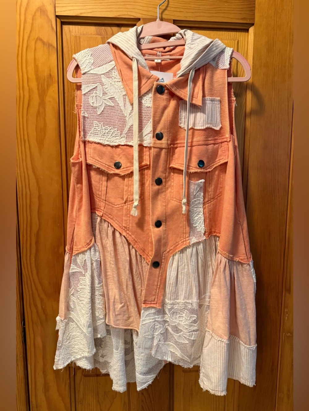 Oli & Hali Hooded Vest/Top